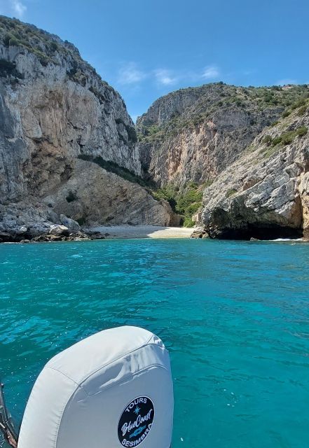 Sesimbra: Secret Bays and Beaches Boat Tour With Snorkeling