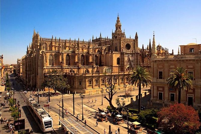 Seville Private Walking Tour With Skip the Line Tickets to Cathedral and Alcazar