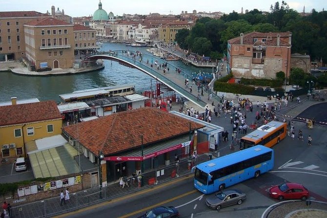 Shared Departure Transfer: Venice Hotels to Venice Train or Bus Station