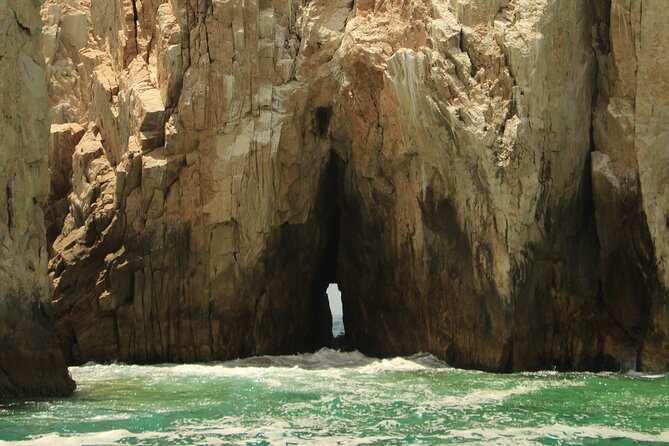 Shared Tour to the Arch of Cabo San Lucas