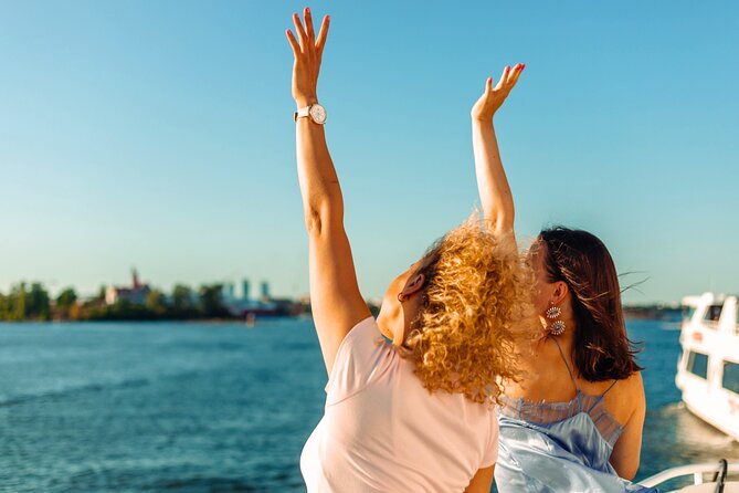 Sightseeing Boat Tour in Archipelago of Helsinki