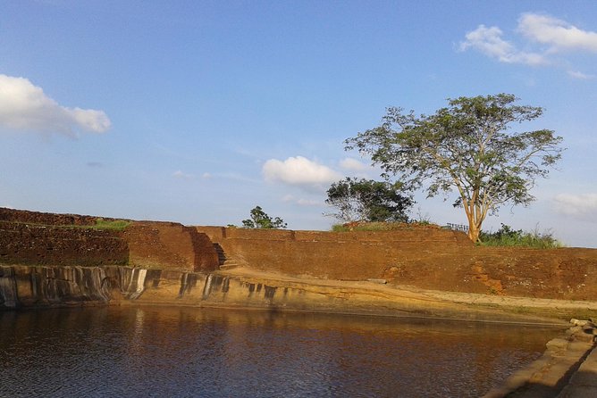 Sigiriya Day Tour – Dambulla Cave Temple