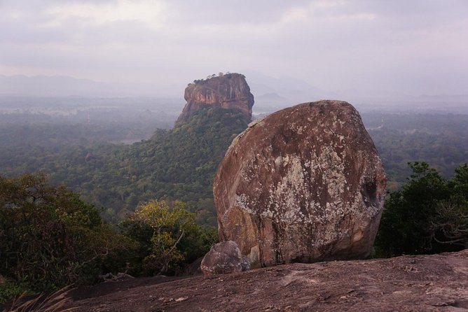 Sigiriya Lion Rock & Dambulla Cave Temple (Full Package)