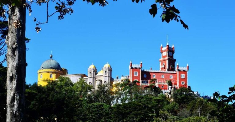 Sintra:1 Hour Tuk Tuk Experience to Pena Palace(3 Monuments)