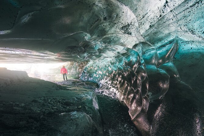 Skaftafell Ice Cave and Glacier Small-Group Walking Tour
