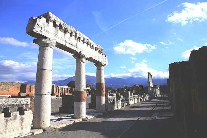 Skip-The-Line Best of Pompeii in One Day Tour W Local Guide & New Opened Houses