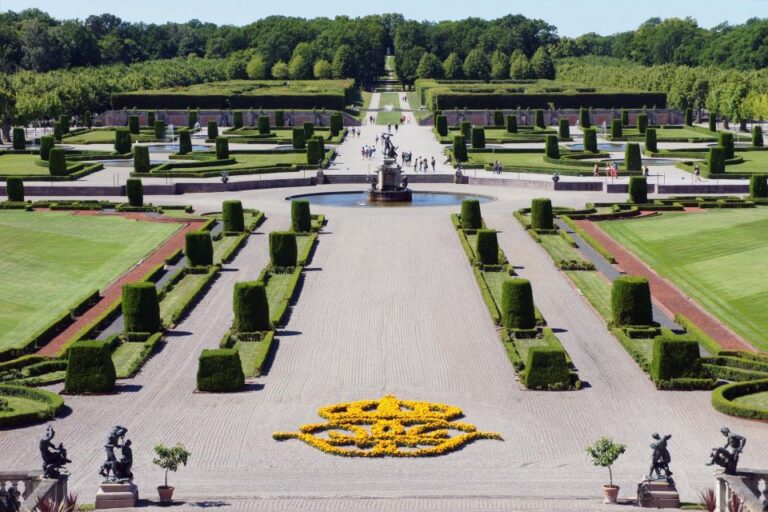 Skip-the-line Drottningholm Palace Stockholm Tour by Ferry