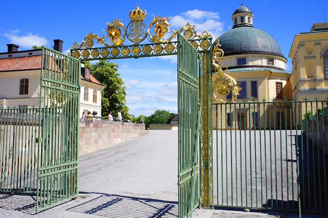 Skip-the-line Drottningholm Palace Stockholm Tour by Ferry