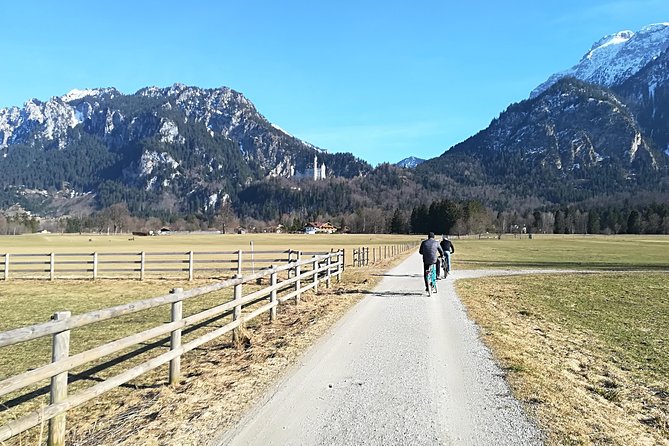 Skip-the-Line Neuschwanstein Castle Entry and Bike Tour  – Füssen