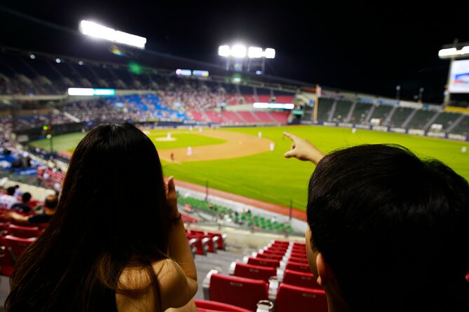 Skip the Line: Watch Baseball/Basketball Match in Seoul & Local Food Experience