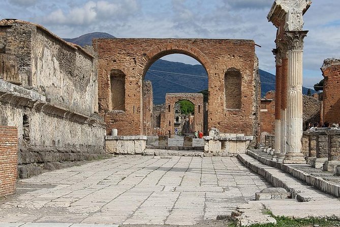 Skip-The-Lines Private Tour of Pompeii Including the Theatre the Forum and All Highlights