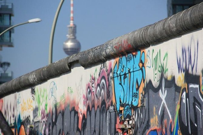 Small-Group Berlin Sightseeing and Food Tour of Prenzlauer Berg and Mitte