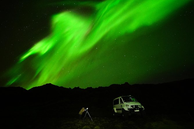 Small-Group Northern Lights Tour From Reykjavik in a Super Jeep – FREE Photos