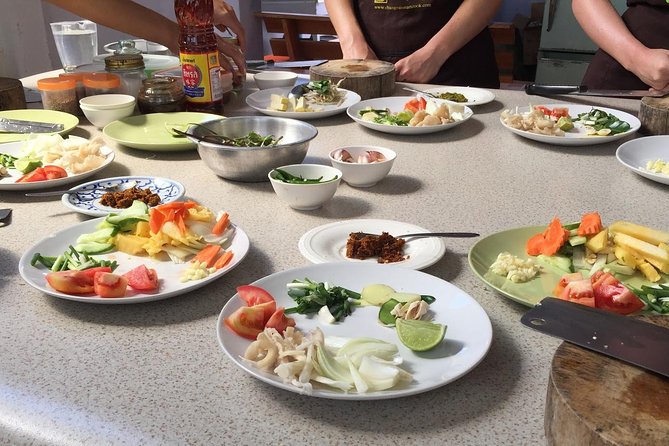 Small-Group Smart Thai Cooking Class in Krabi