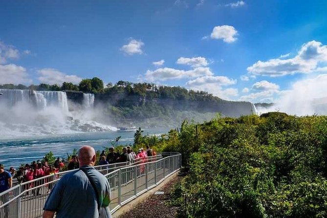 Small Group Tour of Niagara With Boat Cruise From Toronto