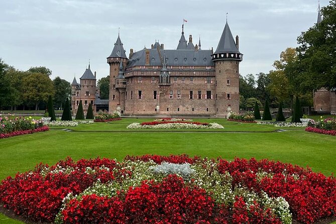 Small Group Tour to Royal Palace & Castle De Haar From Amsterdam