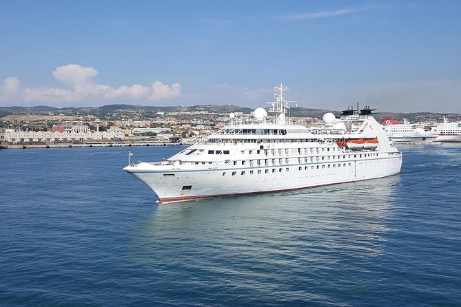 Small-Group Transfer: From London or Heathrow Hotels to Southampton Cruise Port