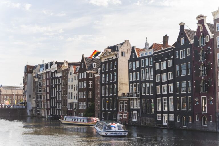 Small-Group Walking Tour With Amsterdam Canal Cruise