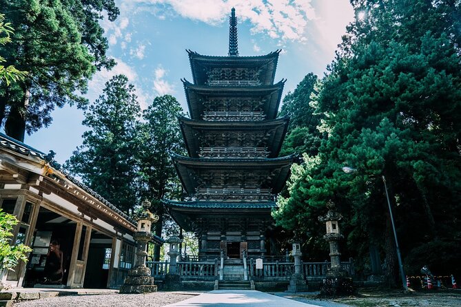 Small-Group Zenpoji Temple Zen Experience in Yamagata