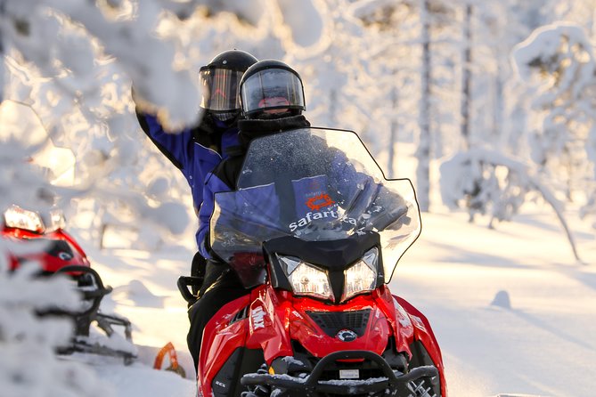 Snowmobiling Quick Spin – 2 H Snowmobile Experience in Rovaniemi