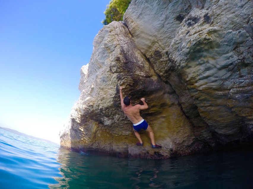 1 split cliff jumping deep water solo tour Split: Cliff Jumping & Deep Water Solo Tour