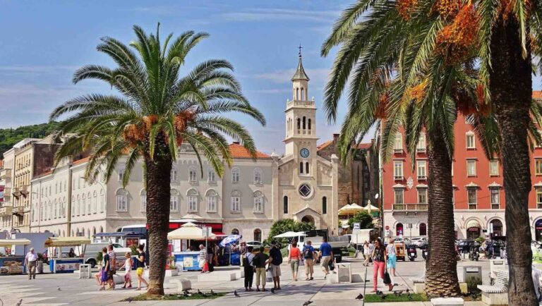 Split: Old Town & Diocletian’s Palace Earlybird Walking Tour