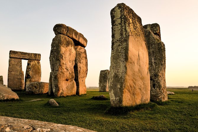 Stonehenge and Bath Day Trip From London With Optional Roman Baths Visit