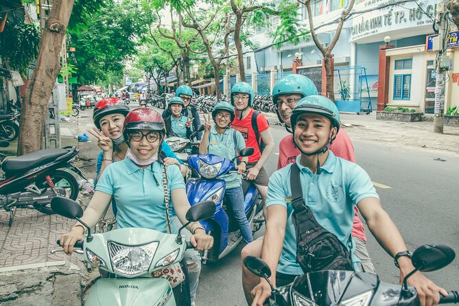 Street Food and City Tour by Motorbike With Local Student