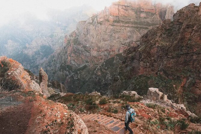 Sunrise and Self Guided Hike From Pico Do Arieiro to Pico Ruivo.