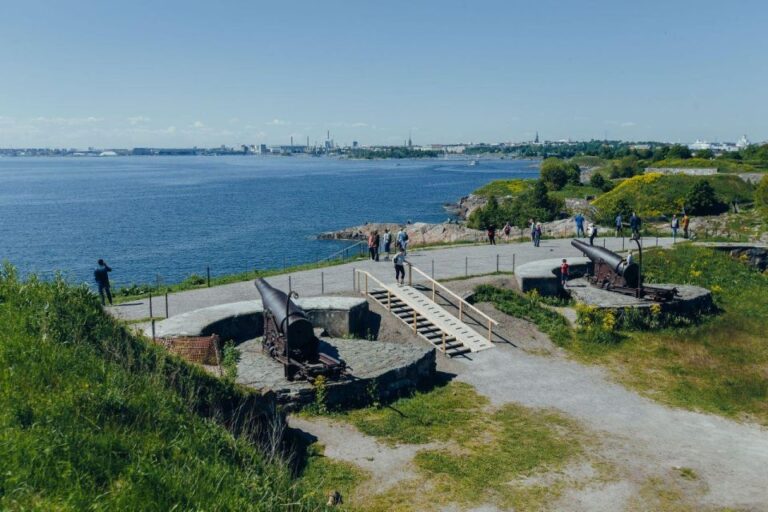 Suomenlinna: Private Tour With an Authorized Guide