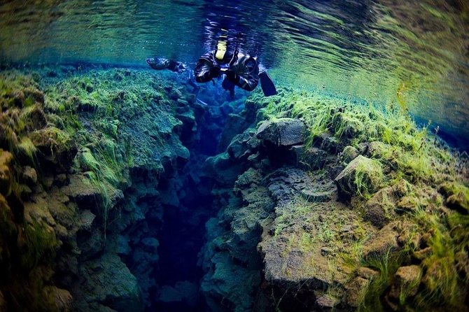 SuperSaver: Small Group Golden Circle Tour and Silfra Snorkeling