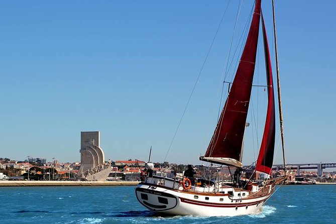Tagus River – Private Tour on Vintage Sailboat