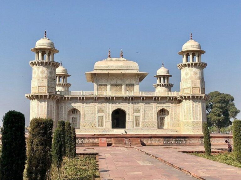 Taj Mahal & Agra Tour With Skip the Line Entry & Transfer