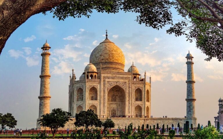 Taj Mahal and Agra Tour By India’s Fastest Train