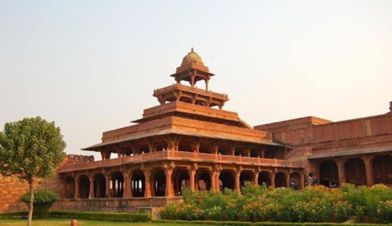 Taj Mahal Sunrise & Agra Fort Tour With Fatehpur Sikri