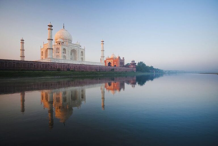 Taj Mahal Sunrise Day Trip With Transfer From Delhi