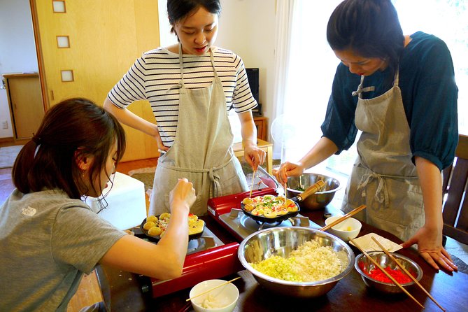 1 takoyaki Takoyaki Experience