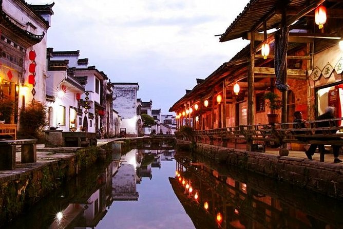 Tangmo Ancient Town Half-Day Private Tour From Huangshan