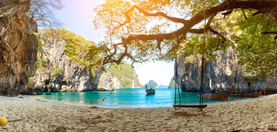 Thailand’s Must-See: Krabi Hong Island Speedboat Escape