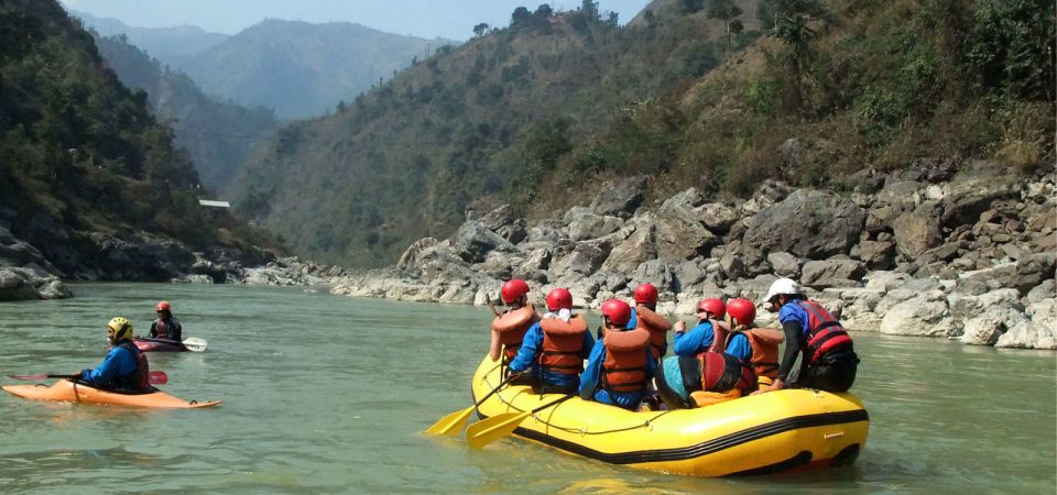 Thamel: Trishuli River Rafting Tour With Transfers and Lunch