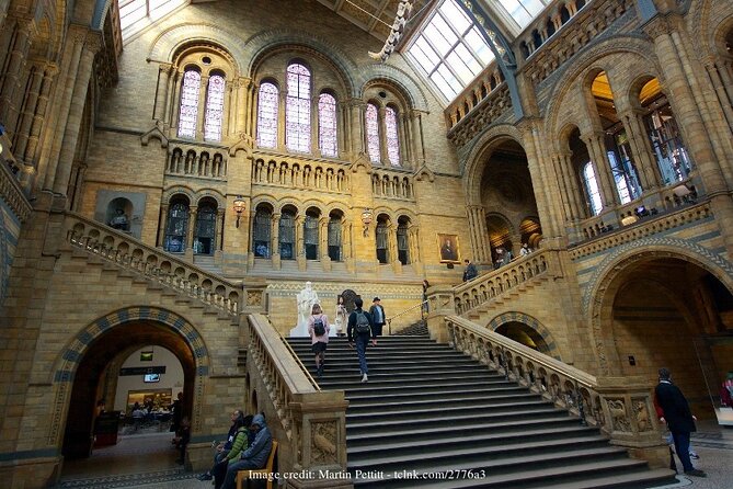 The Victoria & Albert Museum & Kensington: Private Half-Day Tour