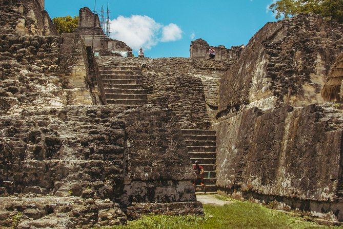 Tikal Private Guided Day Trip With Lunch, Drinks, and Tickets  – Flores