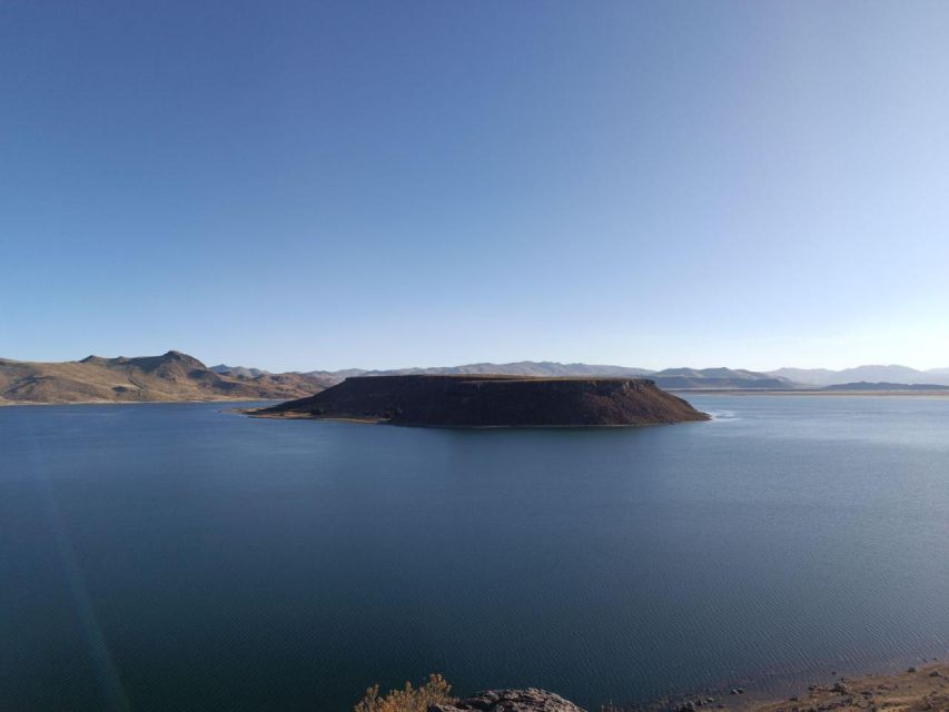 1 title chullpas of sillustani Title: Chullpas of Sillustani