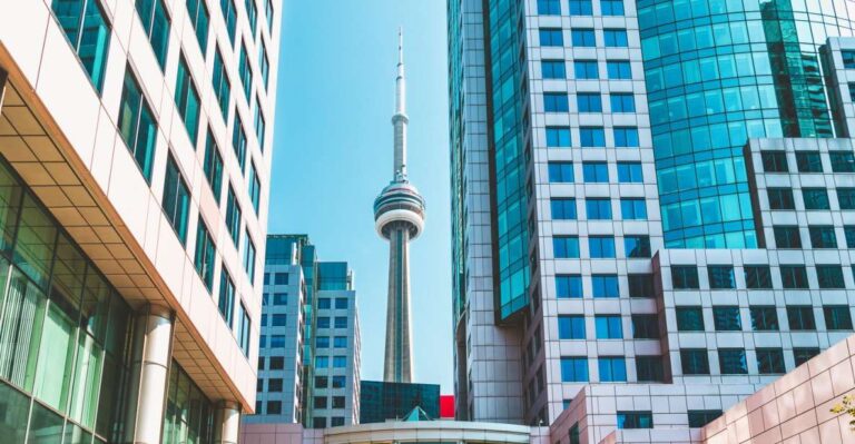 Toronto: 2-Hour Downtown Walking Tour