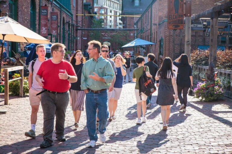 Toronto: Local Beer History and Culture Tour With Tastings