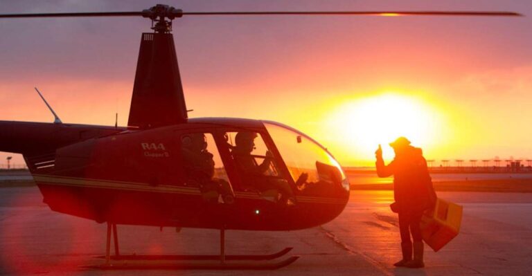 Toronto: Private Twilight Helicopter Tour With Wine