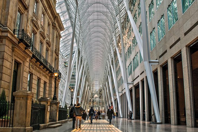 Toronto Walking Tour – Discover Toronto Like a Local