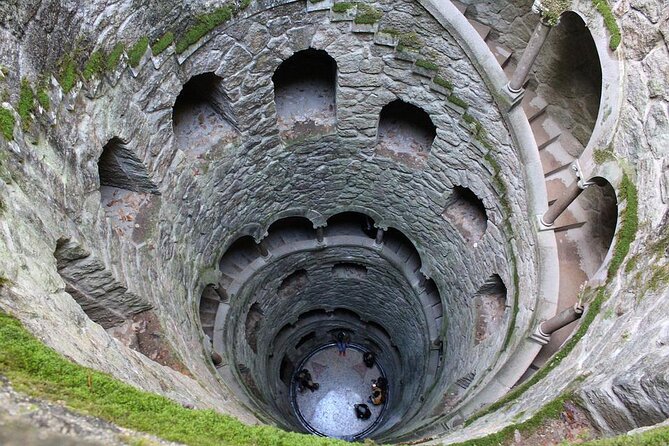 Tour in Sintra With Guided Visit to Quinta Da Regaleira