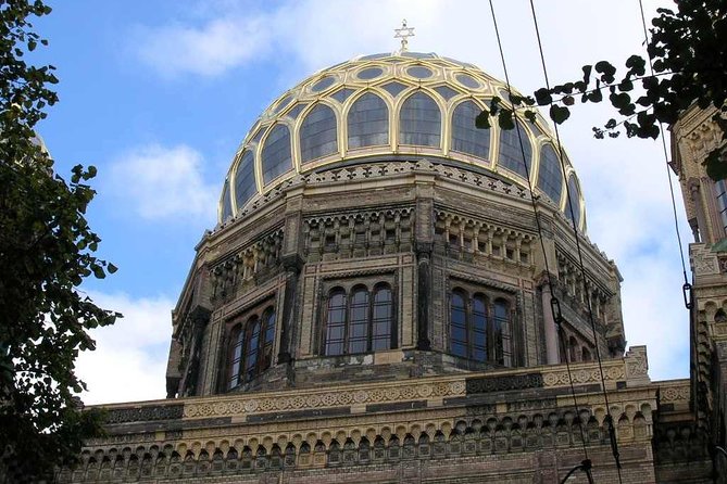 Tour of Historical Backyards of Berlin