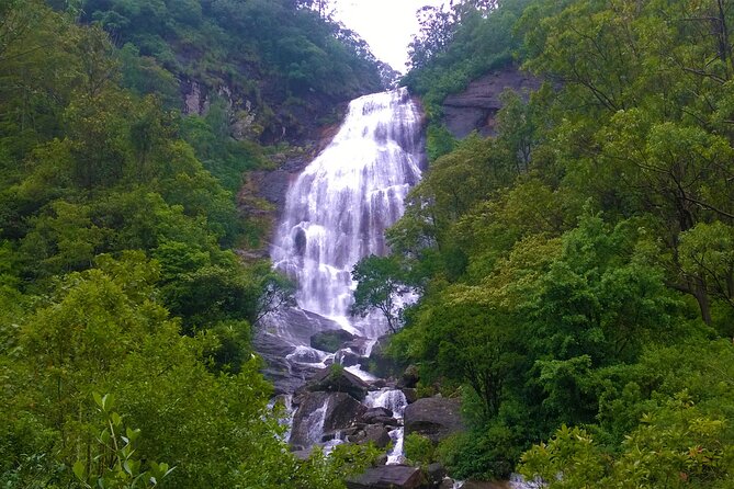 Tour to the Hidden Waterfalls Around Kandy (Knuckles Range)